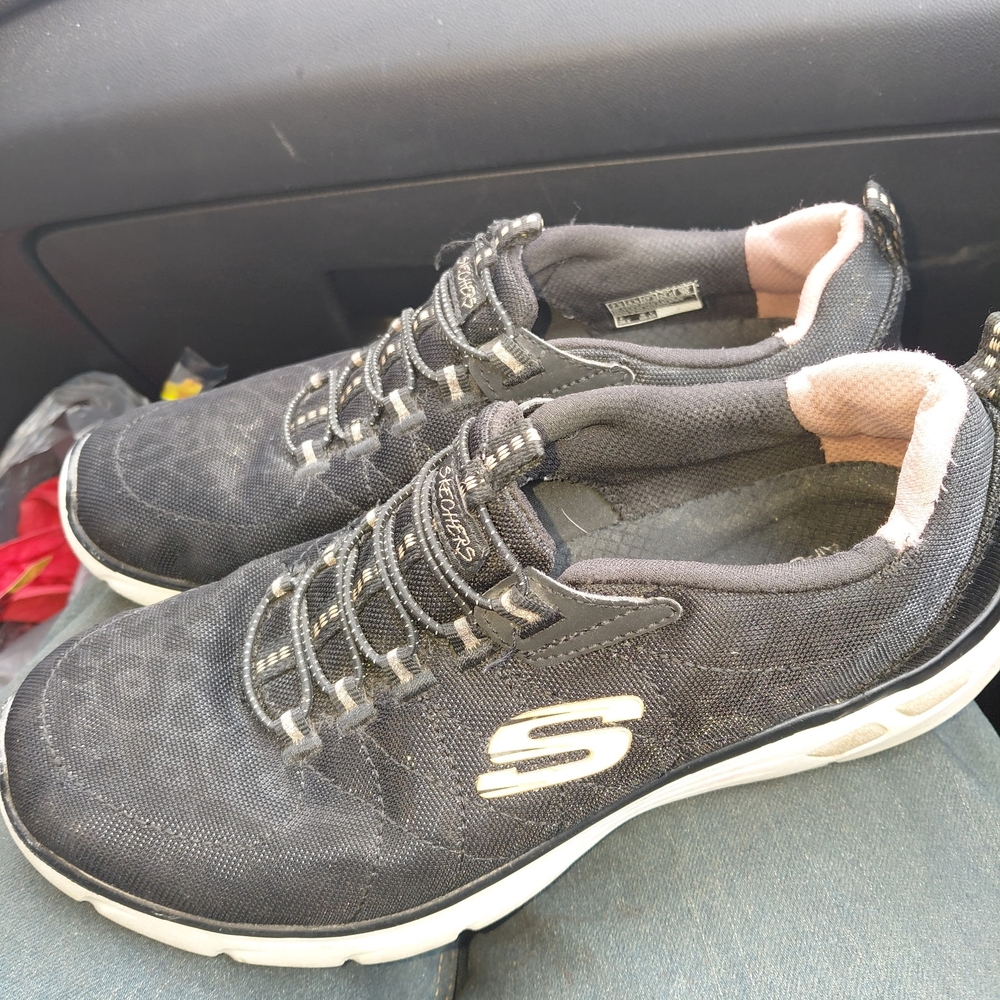 Skechers Women's Relaxed Fit Empire D'lux Walking Shoes